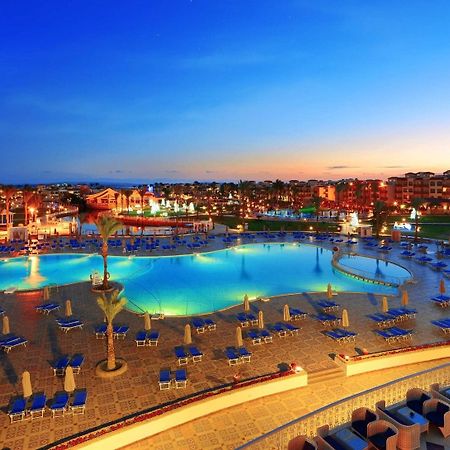 Pickalbatros Dana Beach Resort - Aqua Park Hurghada Exterior foto Sunset at the Grand Hotel