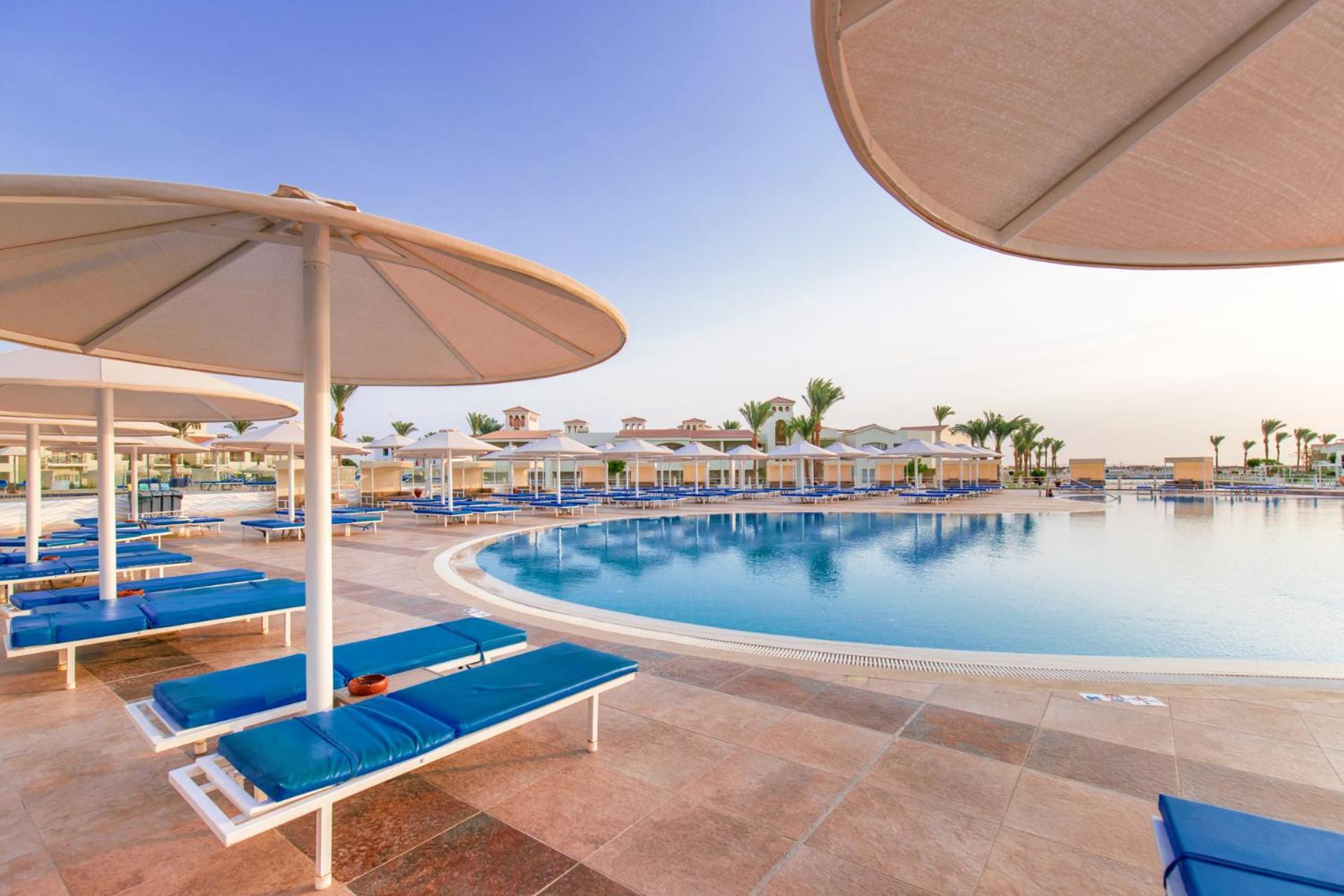 Pickalbatros Dana Beach Resort - Aqua Park Hurghada Exterior foto Pool at the Hilton Sharm El Sheikh