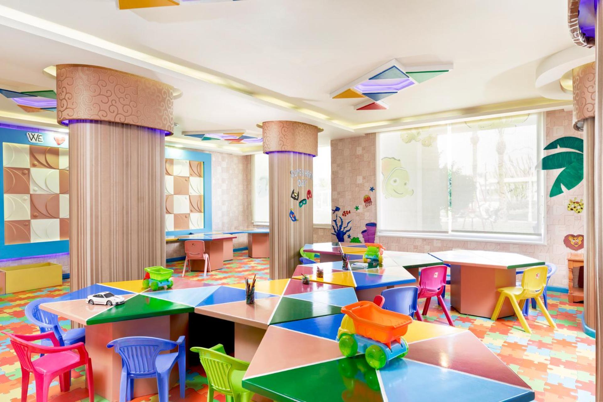 Pickalbatros Dana Beach Resort - Aqua Park Hurghada Exterior foto A typical classroom at the International School of Asia