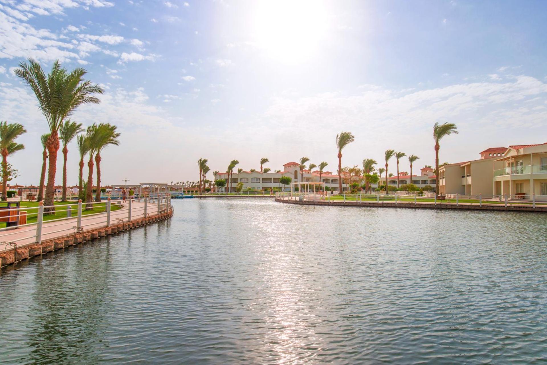 Pickalbatros Dana Beach Resort - Aqua Park Hurghada Exterior foto Marina El Alamein